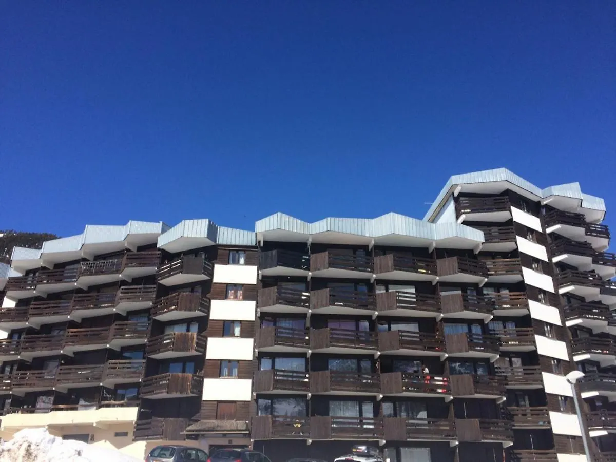 Appartement Renove Proche Des Pistes Avec Parking Et Balcon - Fr-1-445-150 Montgenevre 0*,  France