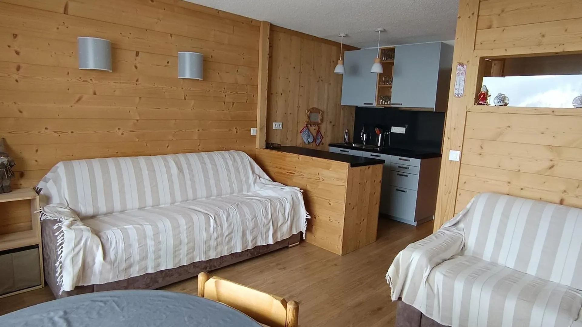 Appartement Renove Proche Des Pistes Avec Parking Et Balcon - Fr-1-445-150 Montgenevre