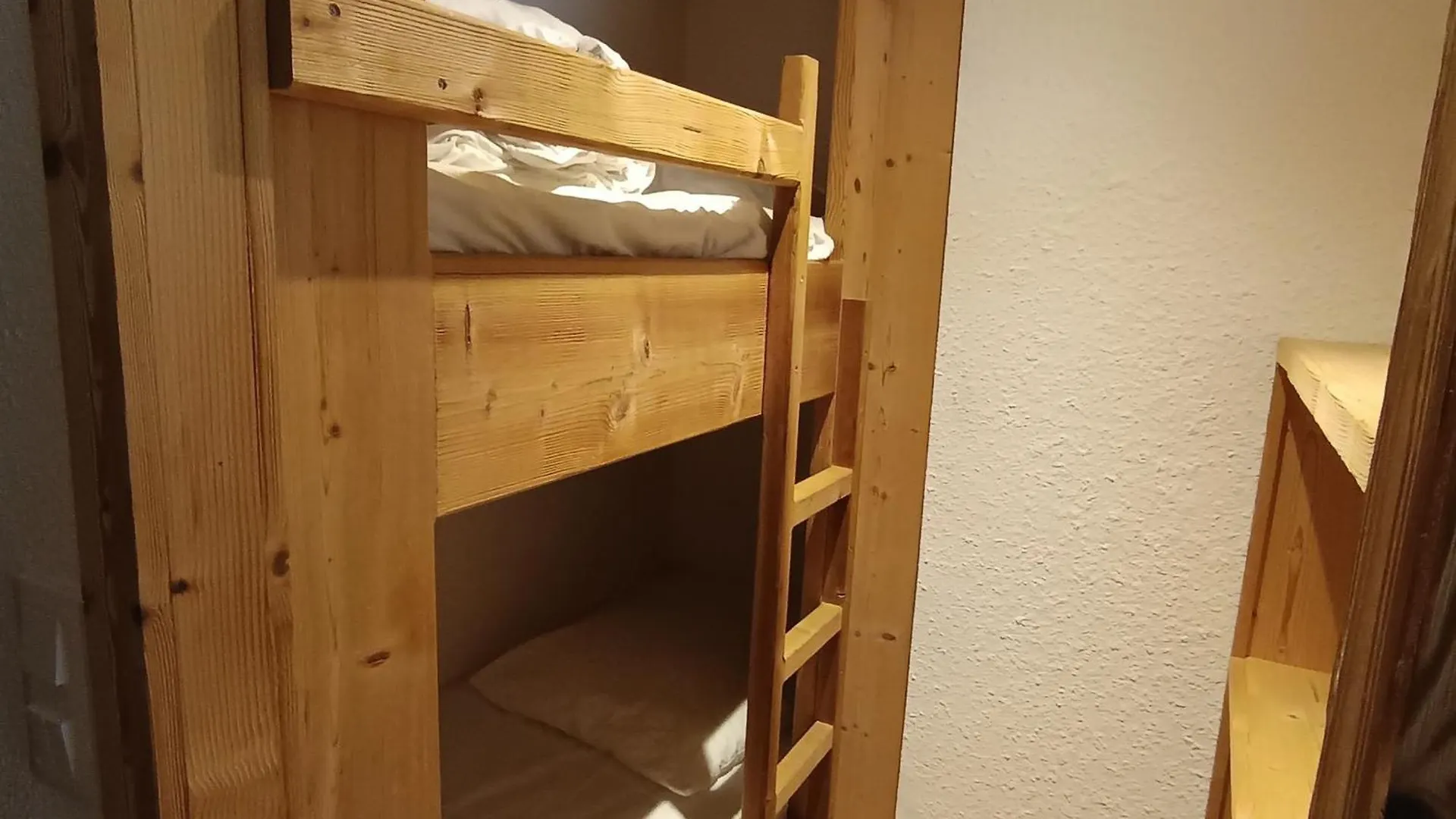 Appartement Renove Proche Des Pistes Avec Parking Et Balcon - Fr-1-445-150 Montgenevre Apartment