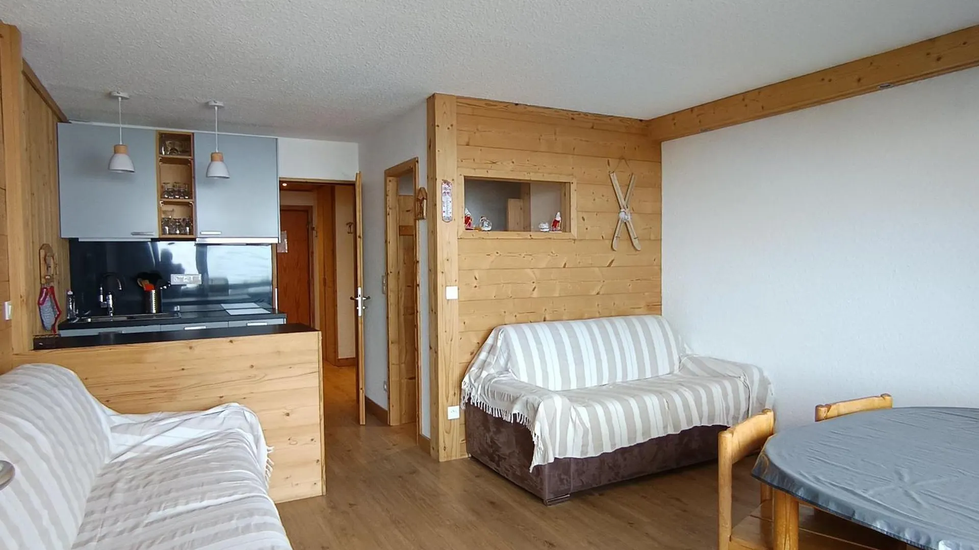 Appartement Renove Proche Des Pistes Avec Parking Et Balcon - Fr-1-445-150 Montgenevre